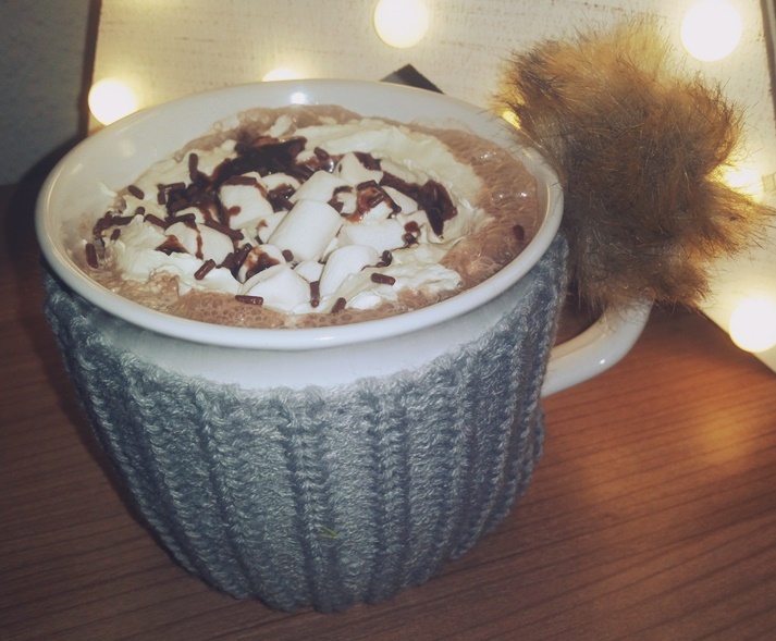 Praliné Hot Chocolate servierfertig mit mini Marshmallows