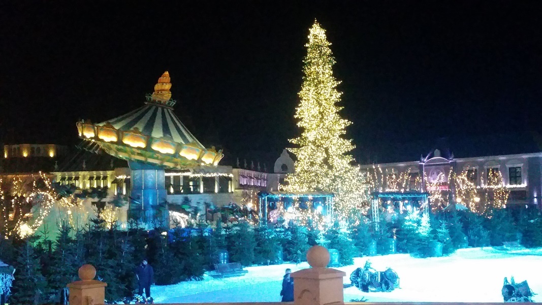 Phantasialand Wintertraum Kaiserplatz bei Nacht