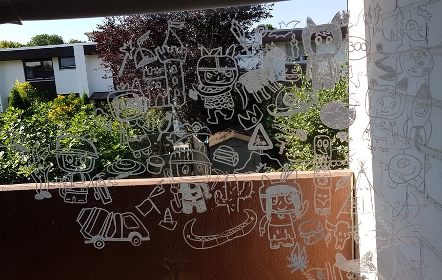 Ausmalposter DIY Fensterbild Idee mit Kreidefarbe